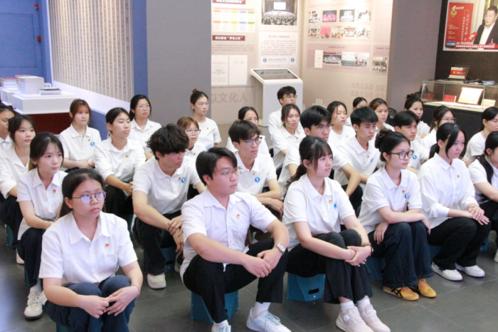 【三全育人】组织育人：“赓续红色血脉，争做时代新青年”数字财经学院2026年上半学年新发展团员入团仪式